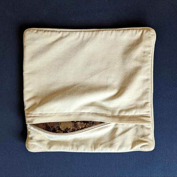 Handcrafted Dalmatian Needlepoint Pillow Cover - NWT - Picture 2 of 4